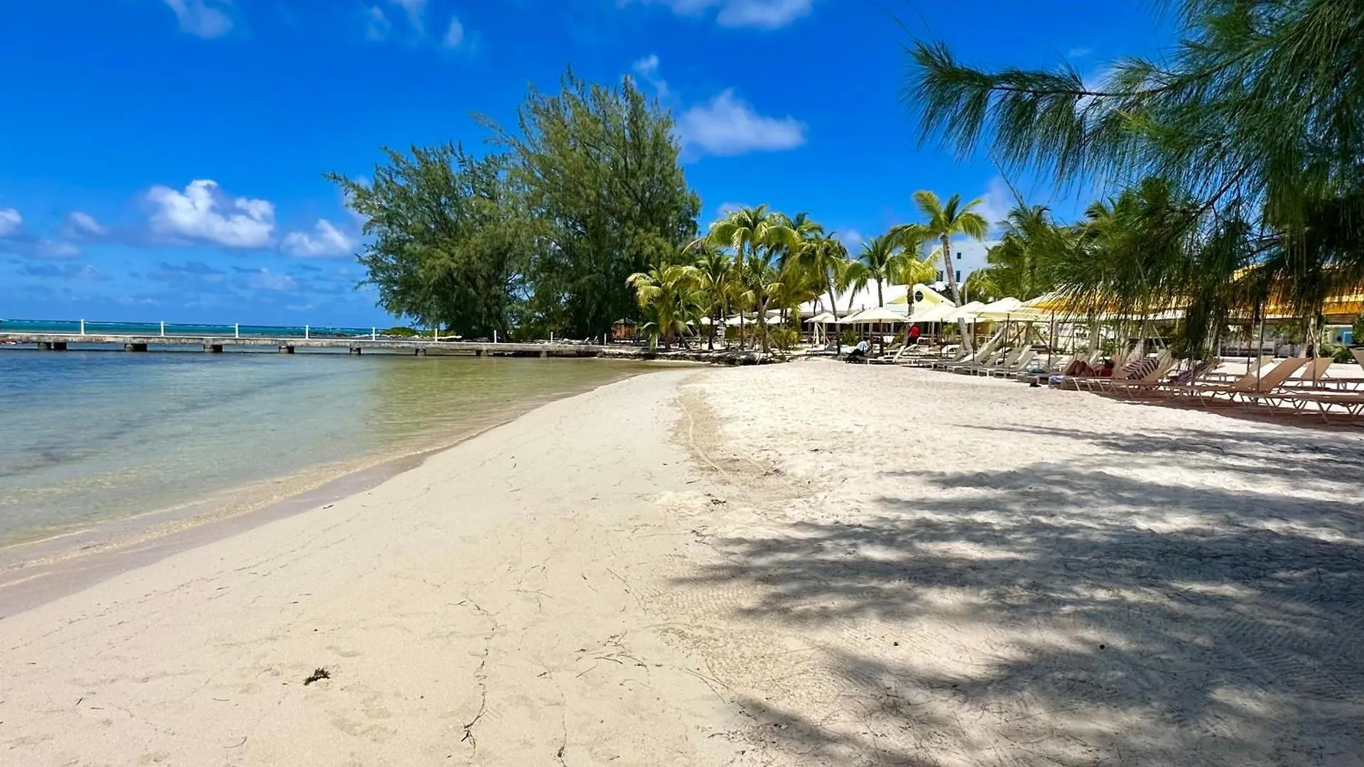 Island House #16 At Rum Point Driftwood Village