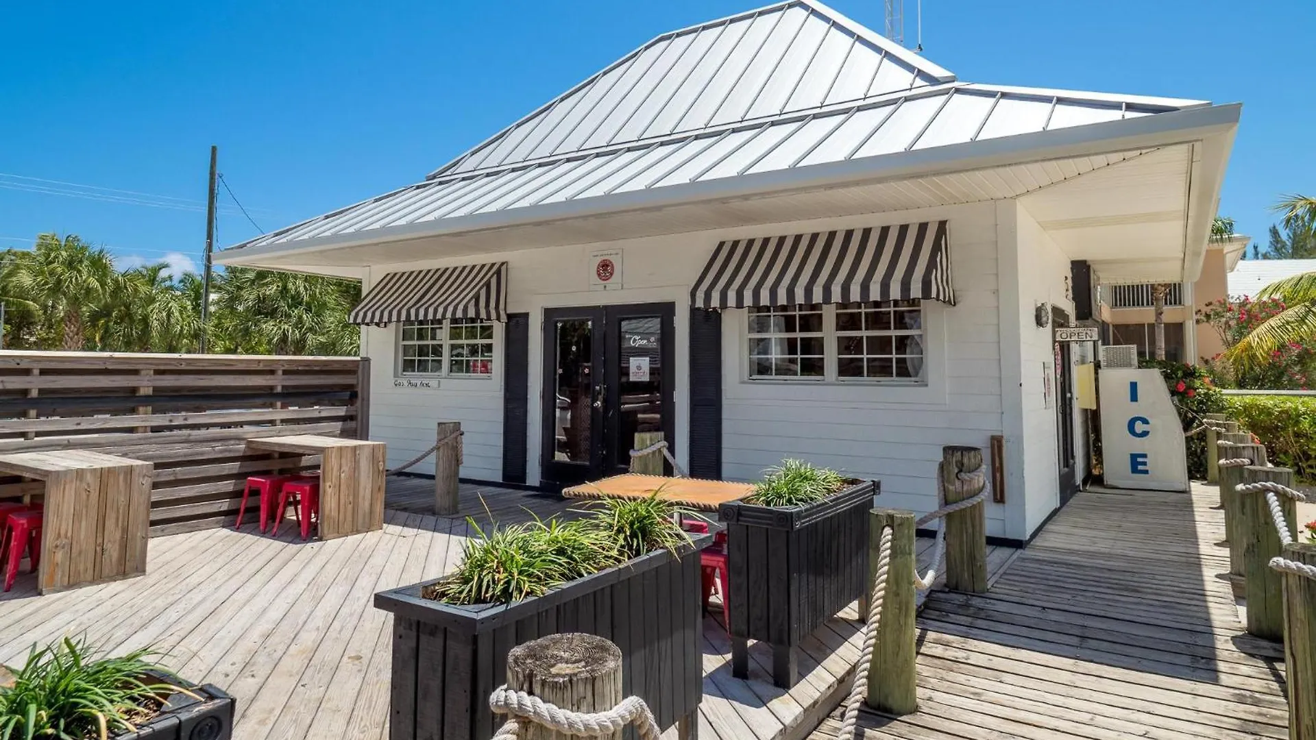 Island House #16 At Rum Point Driftwood Village Kajmany