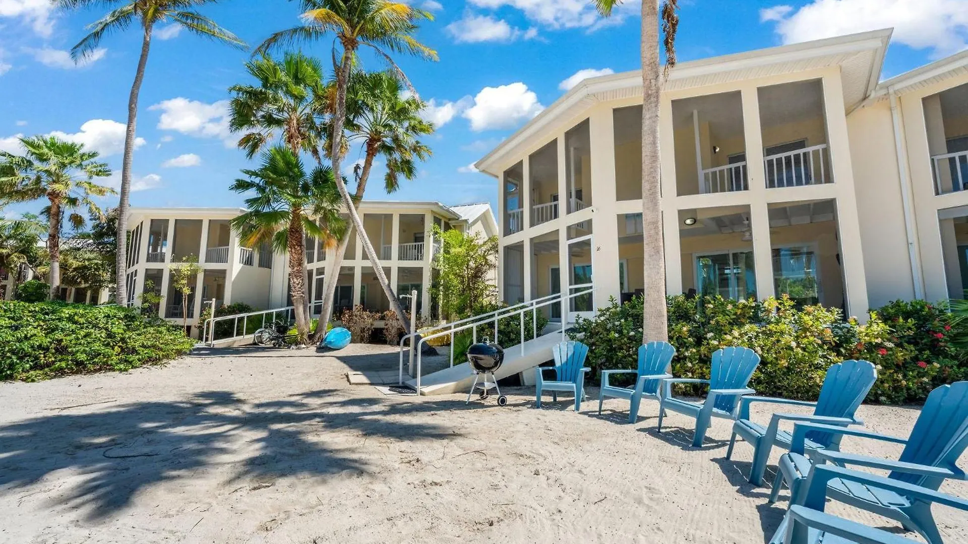 Island House #16 At Rum Point Driftwood Village Kajmany
