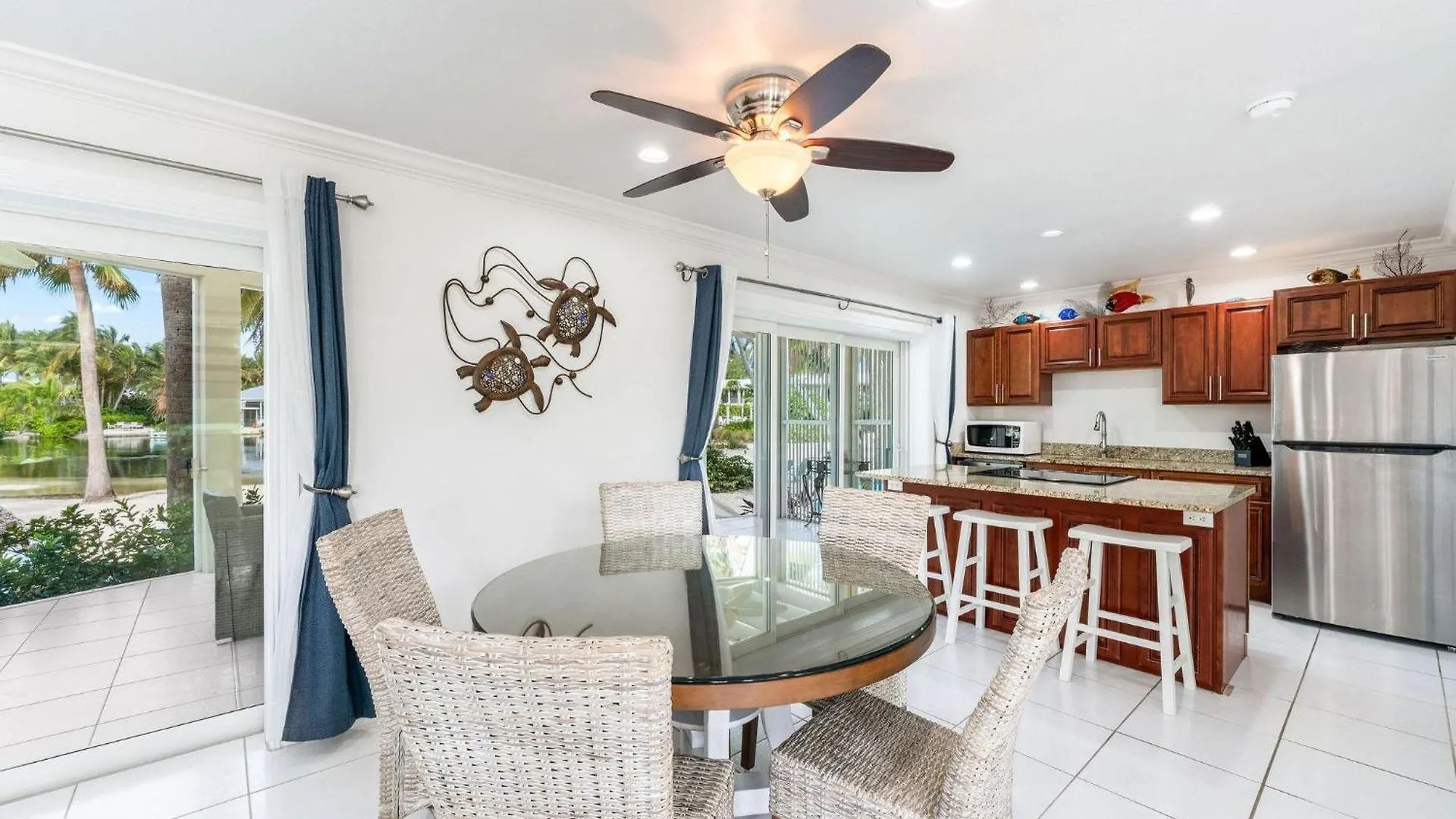 Island House #16 At Rum Point Driftwood Village