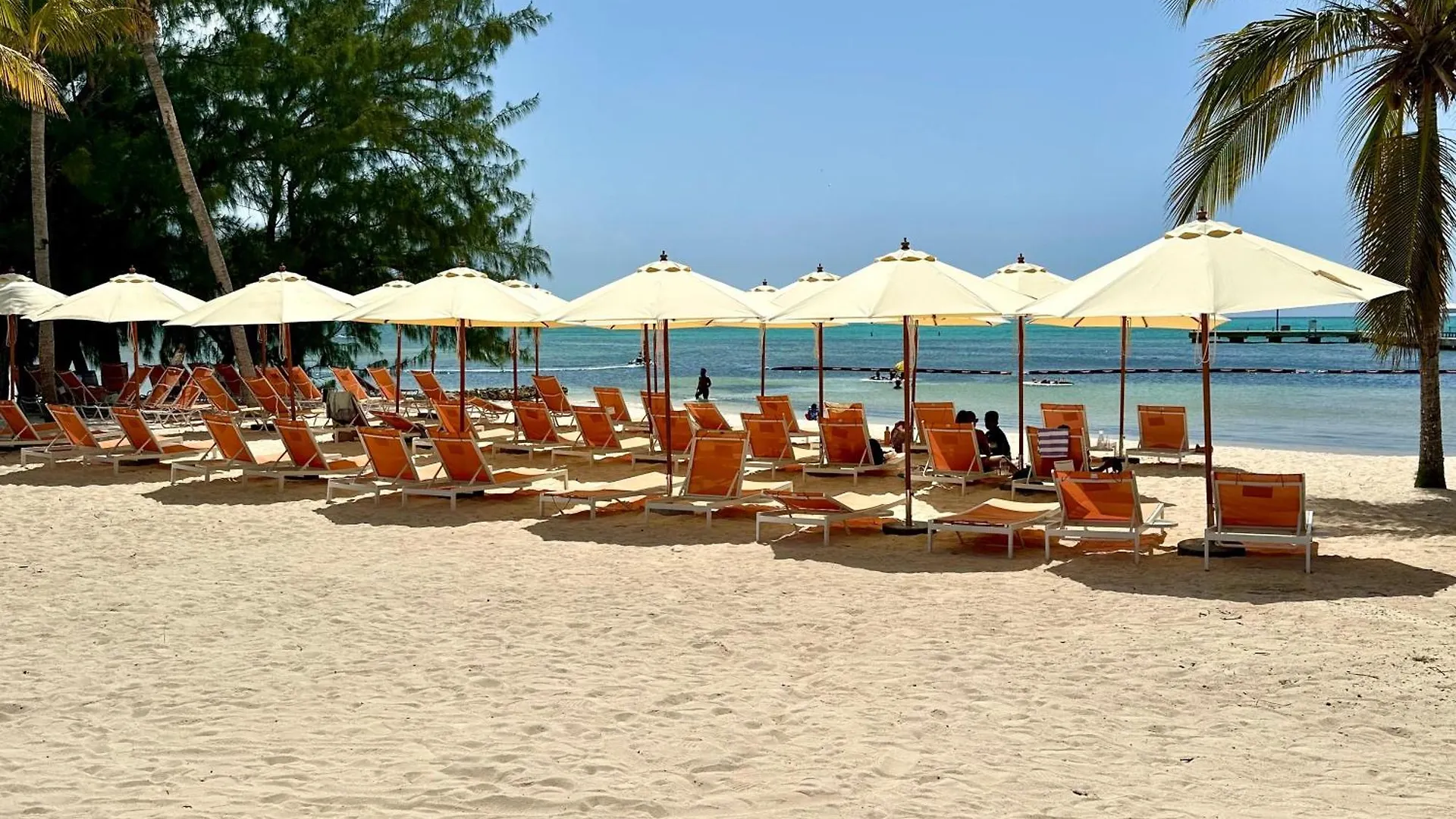 Vakantiehuis Island House #16 At Rum Point Driftwood Village Kaaiman-eilanden