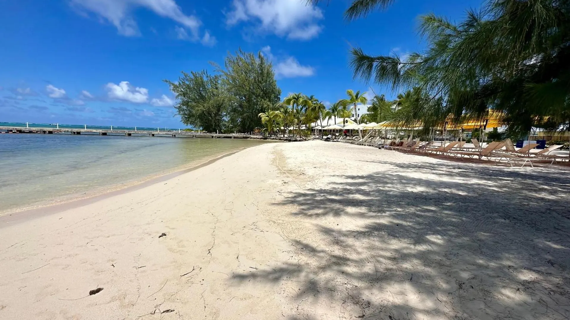 Island House #16 At Rum Point Driftwood Village