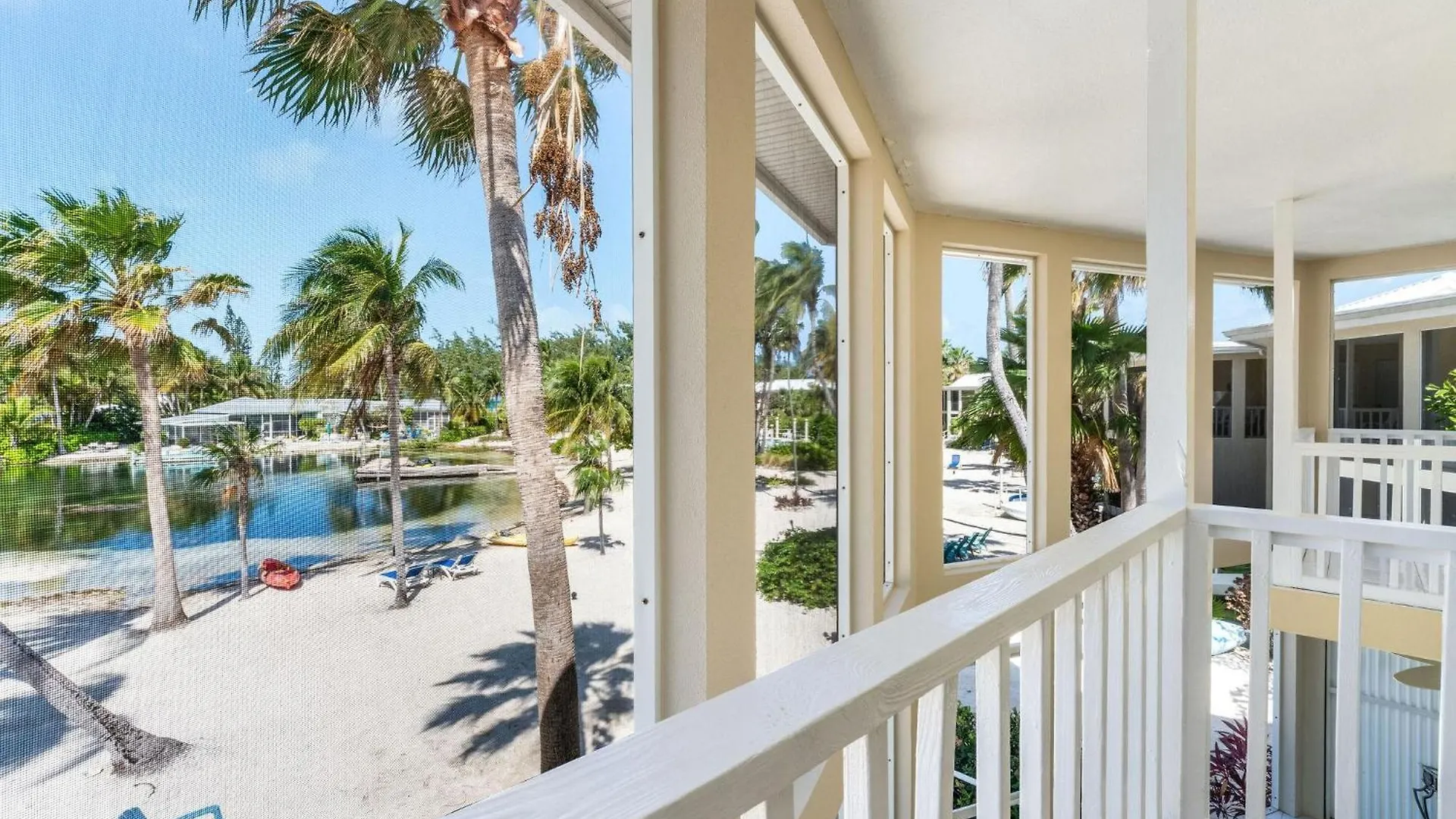 Island House #16 At Rum Point Driftwood Village Holiday home